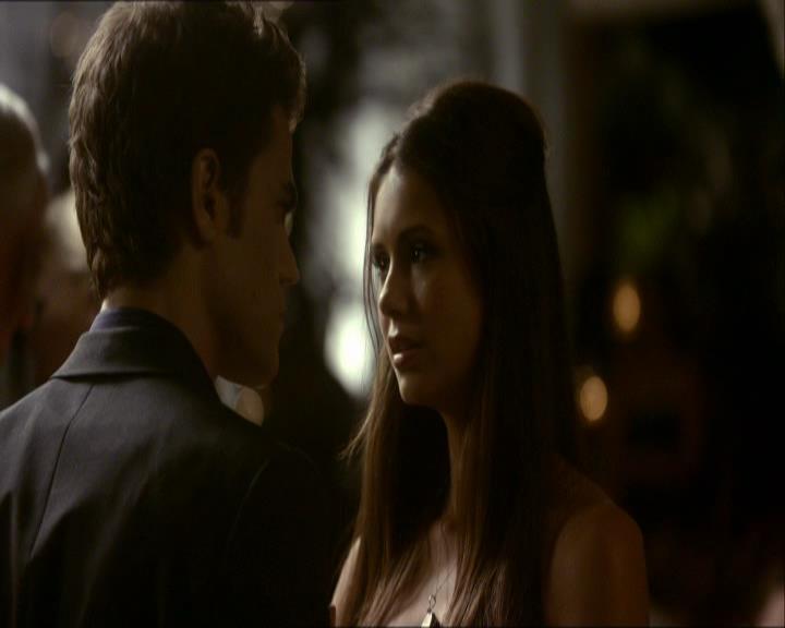 VampireDiariesWorld_dot_org-104FamilyTies1666.jpg