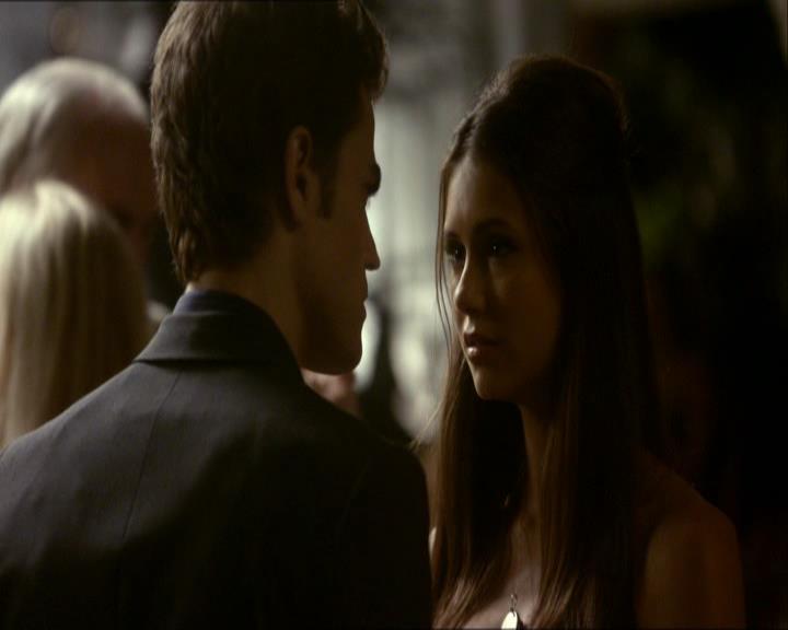 VampireDiariesWorld_dot_org-104FamilyTies1669.jpg