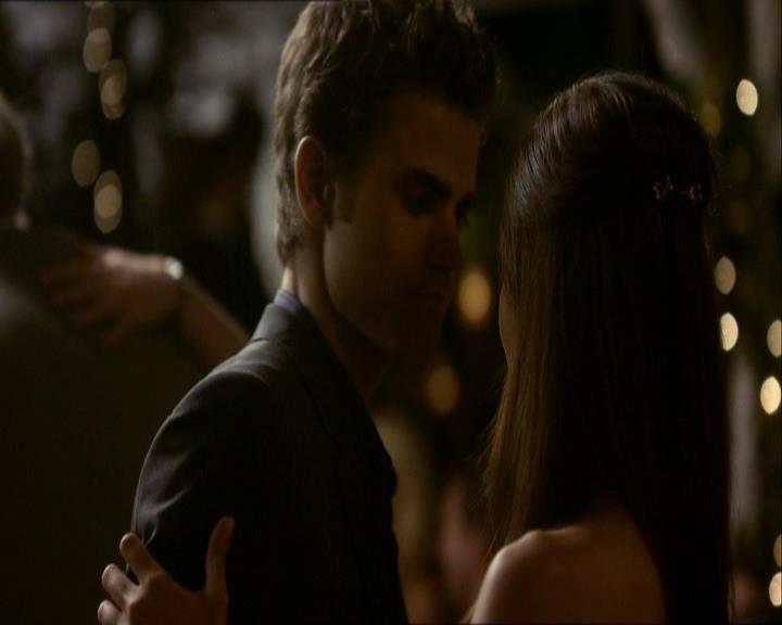 VampireDiariesWorld_dot_org-104FamilyTies1677.jpg