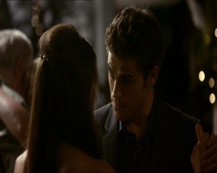 VampireDiariesWorld_dot_org-104FamilyTies1680.jpg