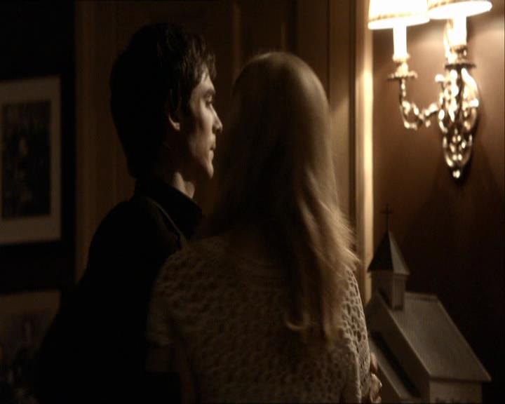 VampireDiariesWorld_dot_org-104FamilyTies1808.jpg