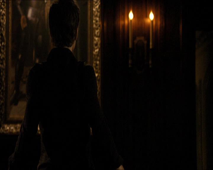 VampireDiariesWorld_dot_org-108-162Candles0018.jpg