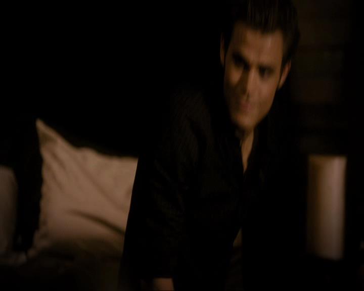 VampireDiariesWorld_dot_org-108-162Candles0112.jpg