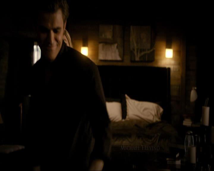 VampireDiariesWorld_dot_org-108-162Candles0127.jpg