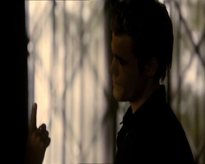 VampireDiariesWorld_dot_org-108-162Candles0130.jpg