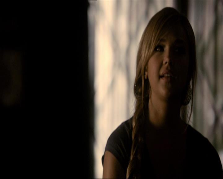 VampireDiariesWorld_dot_org-108-162Candles0139.jpg