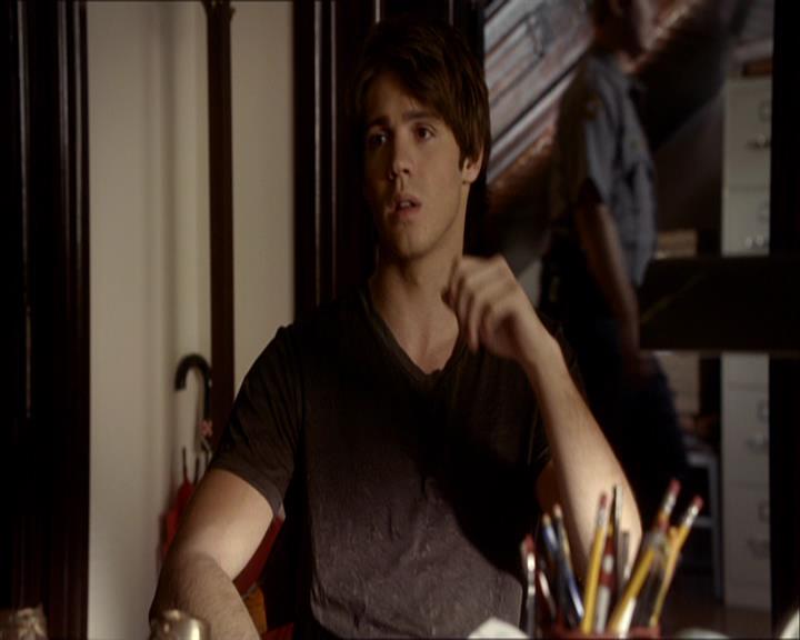 VampireDiariesWorld_dot_org-108-162Candles0167.jpg