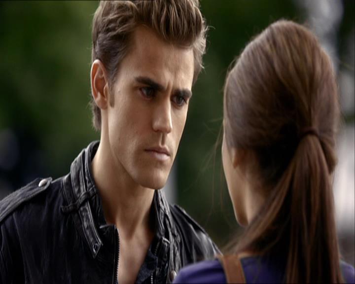 VampireDiariesWorld_dot_org-108-162Candles0262.jpg