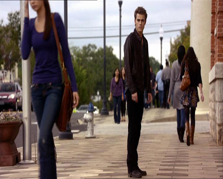 VampireDiariesWorld_dot_org-108-162Candles0281.jpg