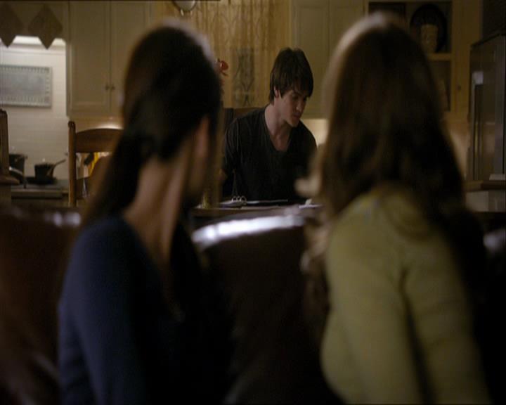 VampireDiariesWorld_dot_org-108-162Candles0408.jpg