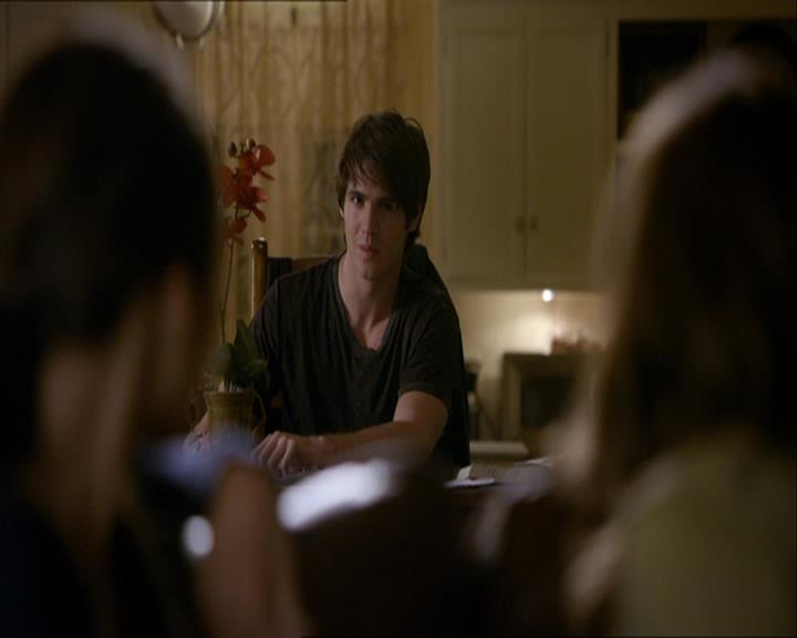 VampireDiariesWorld_dot_org-108-162Candles0416.jpg