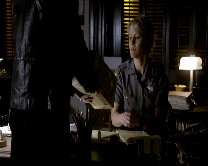 VampireDiariesWorld_dot_org-108-162Candles0440.jpg