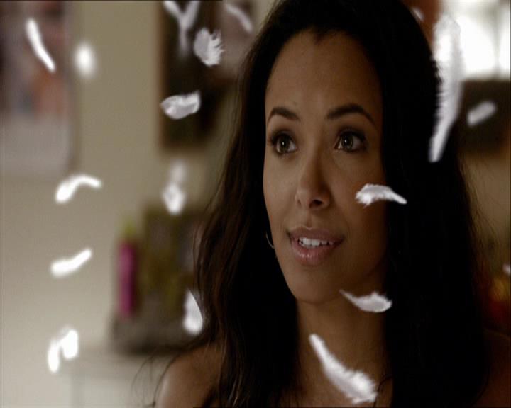 VampireDiariesWorld_dot_org-108-162Candles0740.jpg