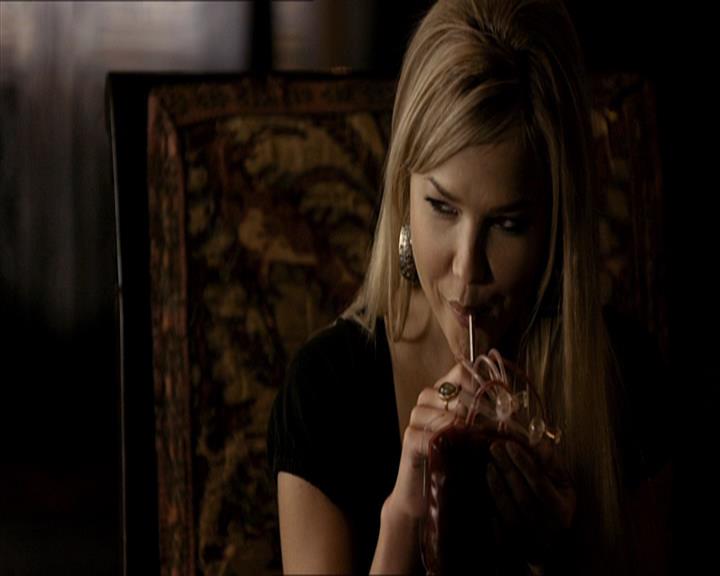 VampireDiariesWorld_dot_org-108-162Candles0820.jpg