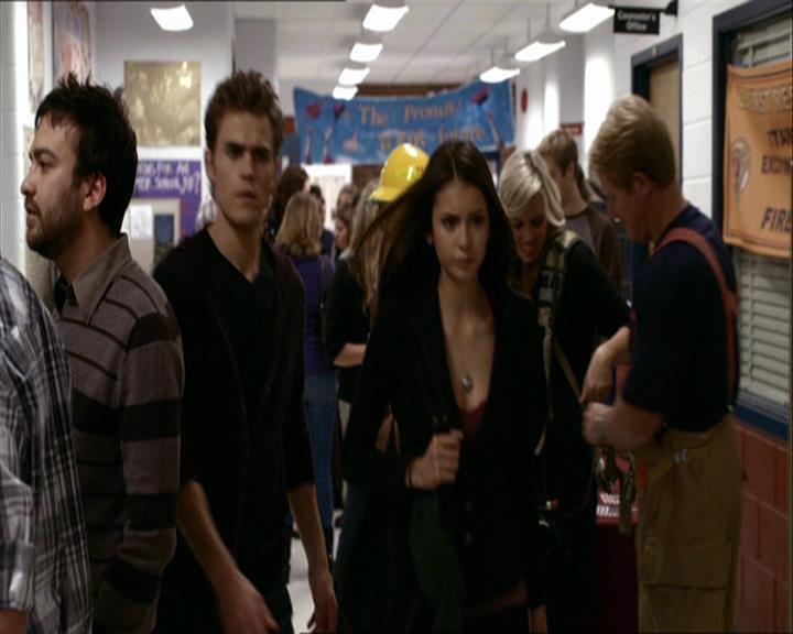 VampireDiariesWorld_dot_org-110TheTurningPoint1313.jpg