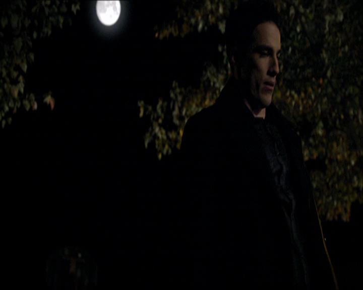 VampireDiariesWorld_dot_org-110TheTurningPoint1595.jpg