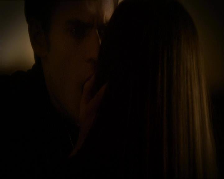 VampireDiariesWorld_dot_org-110TheTurningPoint1740.jpg