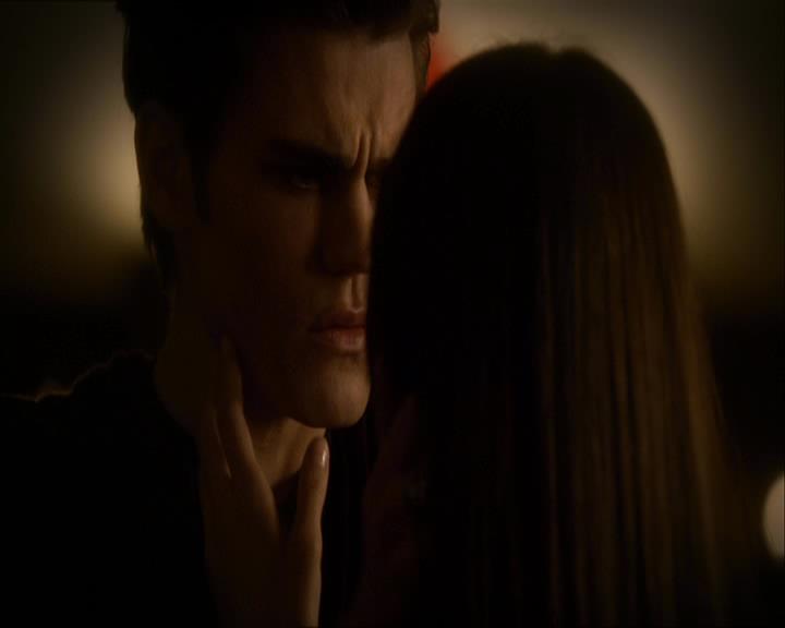 VampireDiariesWorld_dot_org-110TheTurningPoint1797.jpg