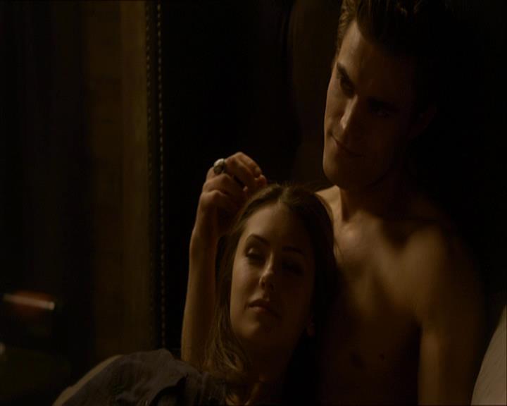 VampireDiariesWorld_dot_org-110TheTurningPoint2004.jpg