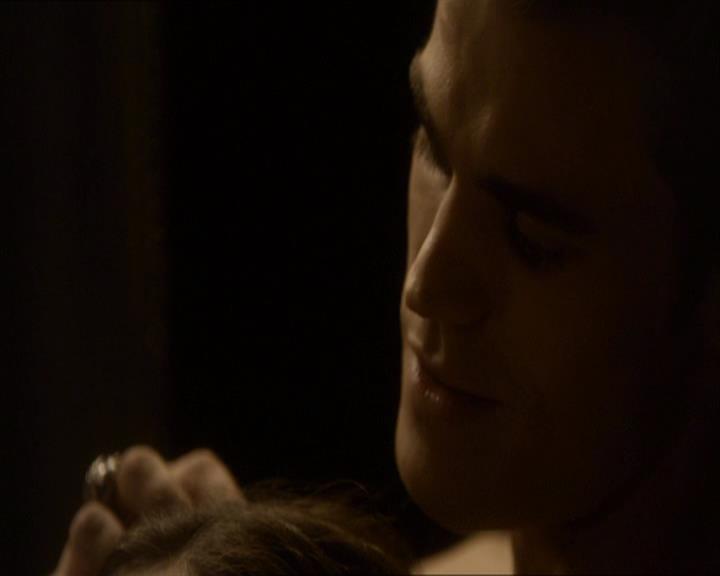 VampireDiariesWorld_dot_org-110TheTurningPoint2006.jpg