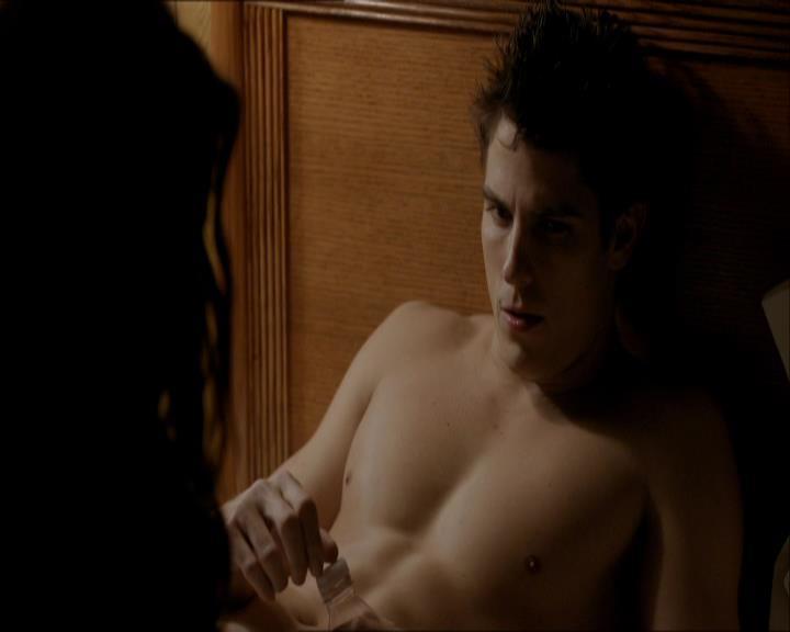 VampireDiariesWorld_dot_org-113ChildrenOfTheDamned0412.jpg