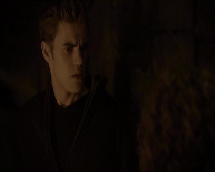 VampireDiariesWorld_dot_org-114FoolMeOnce1622.jpg