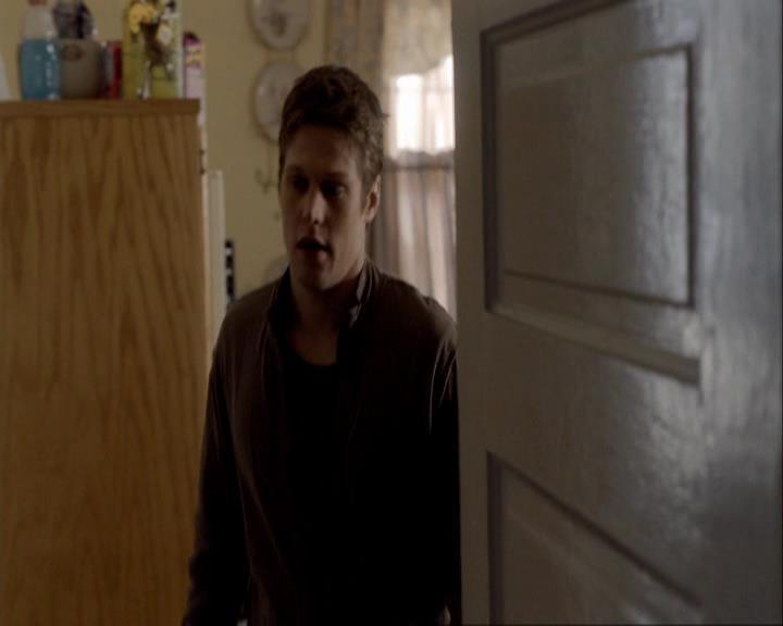 VampireDiariesWorld_dot_org-116ThereGoesTheNeighbourhood0086.jpg