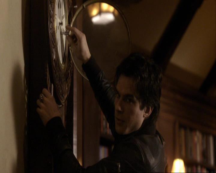 VampireDiariesWorld_dot_org-117LetTheRightOneIn0412.jpg