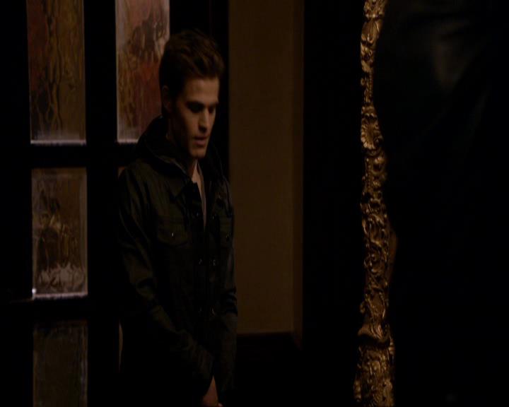 VampireDiariesWorld_dot_org-117LetTheRightOneIn0415.jpg