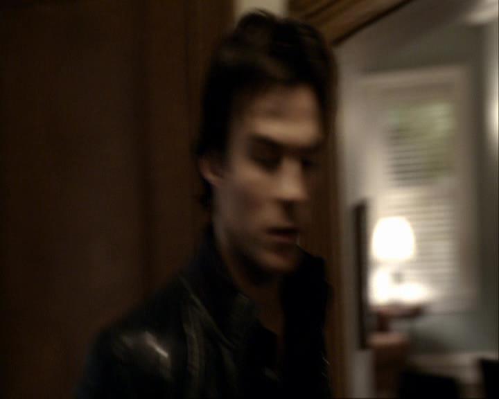 VampireDiariesWorld_dot_org-117LetTheRightOneIn0455.jpg