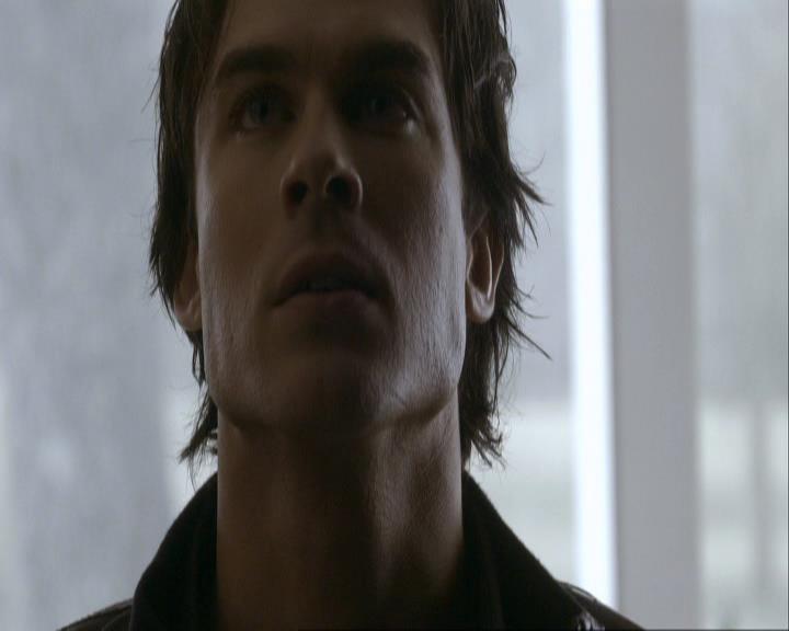 VampireDiariesWorld_dot_org-117LetTheRightOneIn0502.jpg