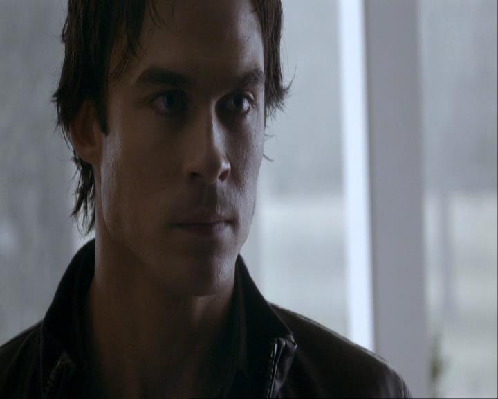 VampireDiariesWorld_dot_org-117LetTheRightOneIn0520.jpg