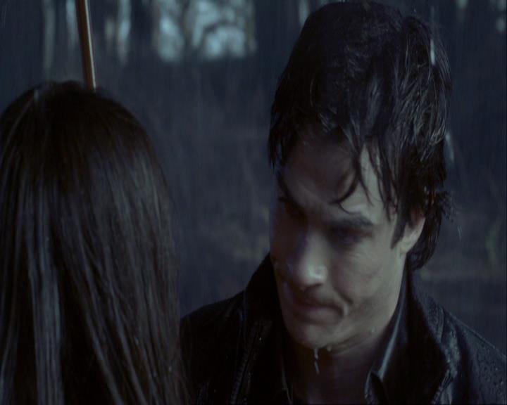 VampireDiariesWorld_dot_org-117LetTheRightOneIn0554.jpg