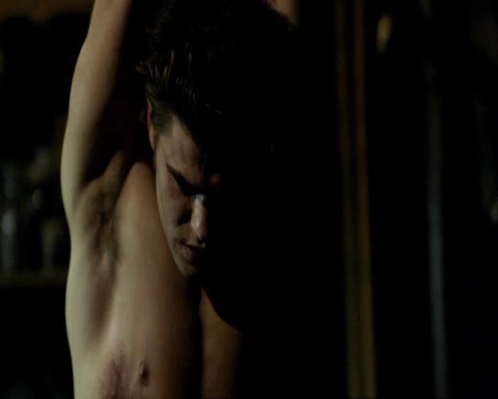 VampireDiariesWorld_dot_org-117LetTheRightOneIn0618.jpg