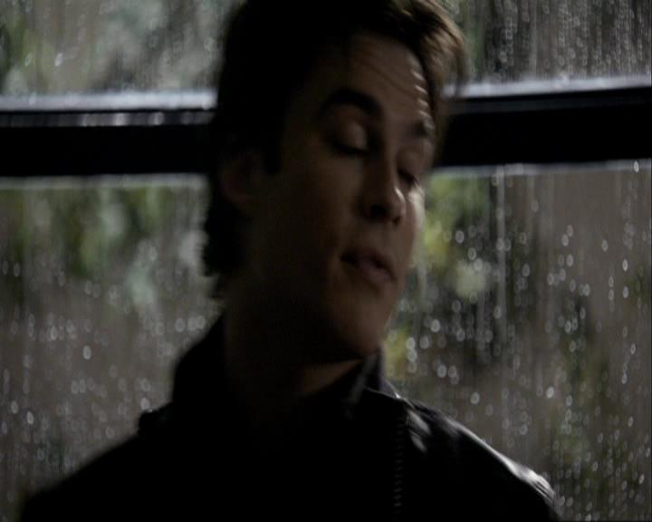 VampireDiariesWorld_dot_org-117LetTheRightOneIn0708.jpg