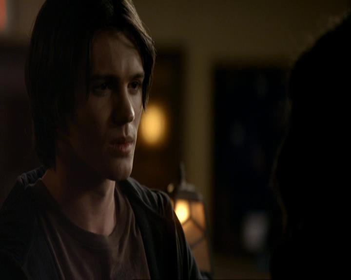 VampireDiariesWorld_dot_org-117LetTheRightOneIn0767.jpg