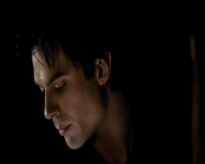 VampireDiariesWorld_dot_org-117LetTheRightOneIn0880.jpg