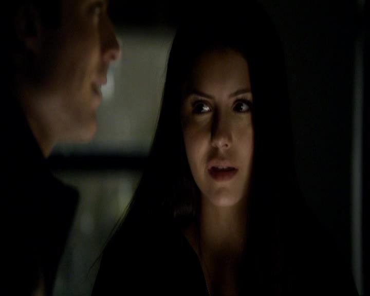 VampireDiariesWorld_dot_org-117LetTheRightOneIn0907.jpg