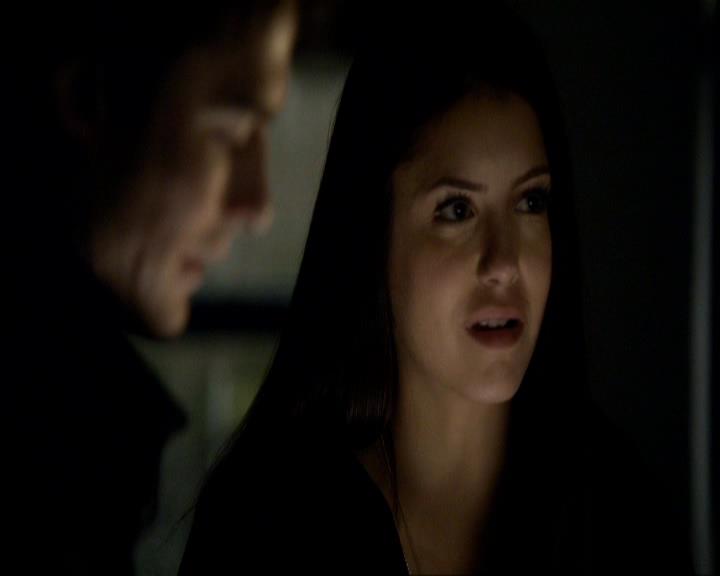 VampireDiariesWorld_dot_org-117LetTheRightOneIn0909.jpg