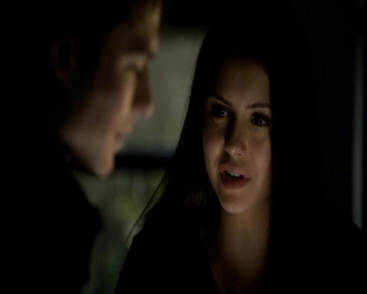 VampireDiariesWorld_dot_org-117LetTheRightOneIn0910.jpg