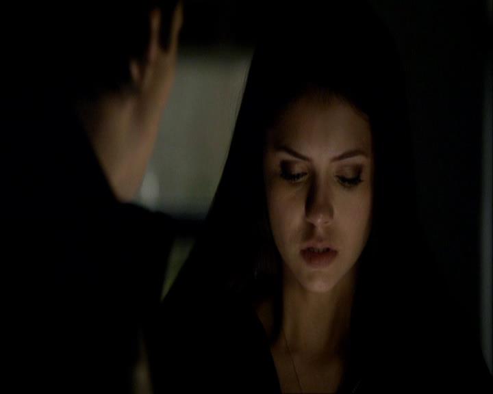 VampireDiariesWorld_dot_org-117LetTheRightOneIn0938.jpg