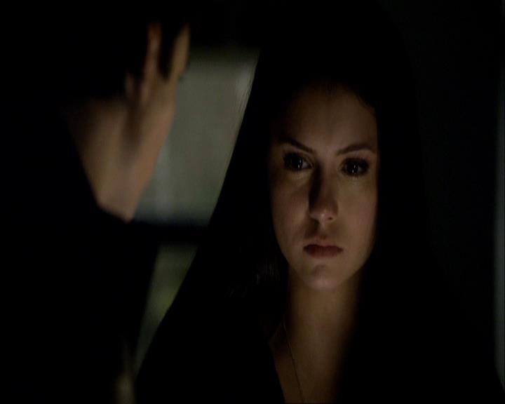 VampireDiariesWorld_dot_org-117LetTheRightOneIn0942.jpg