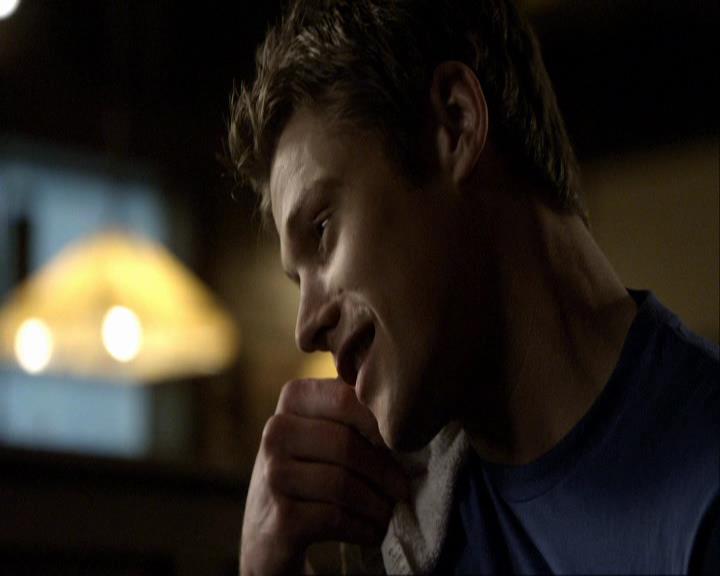 VampireDiariesWorld_dot_org-117LetTheRightOneIn0976.jpg