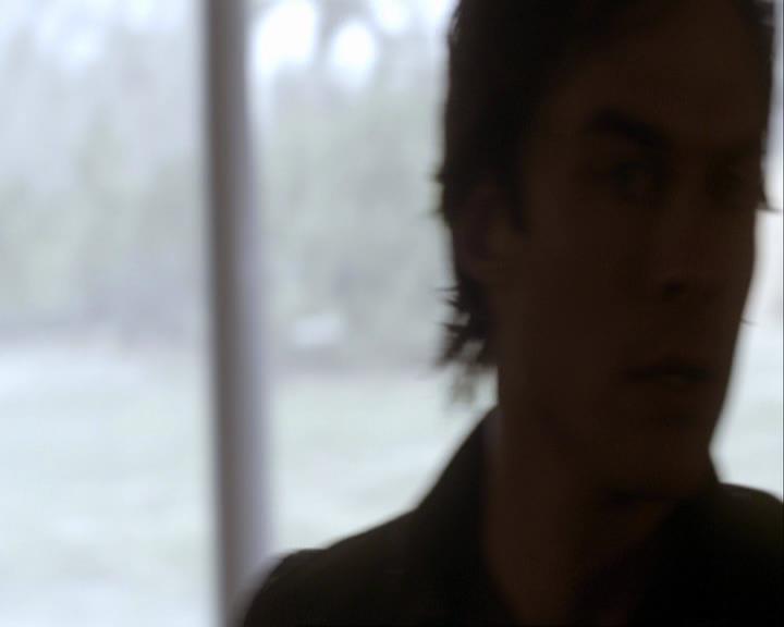 VampireDiariesWorld_dot_org-117LetTheRightOneIn1085.jpg