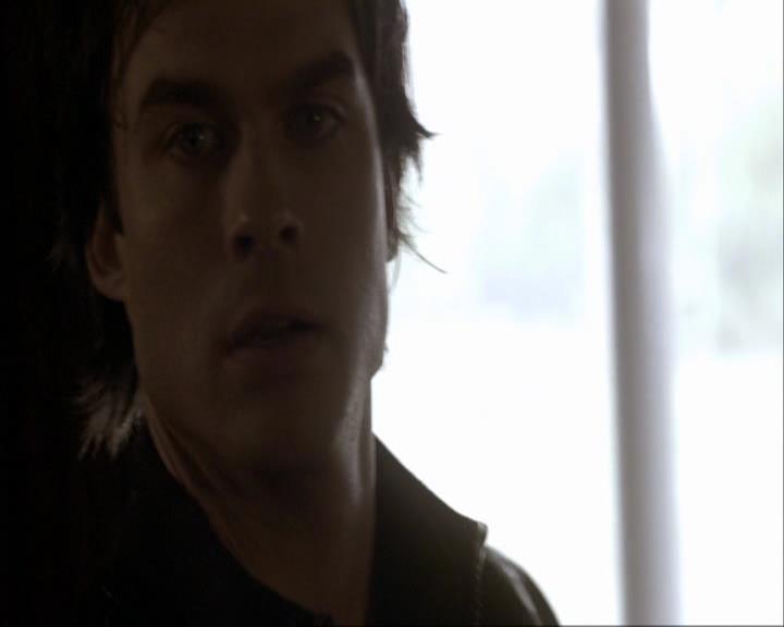 VampireDiariesWorld_dot_org-117LetTheRightOneIn1086.jpg