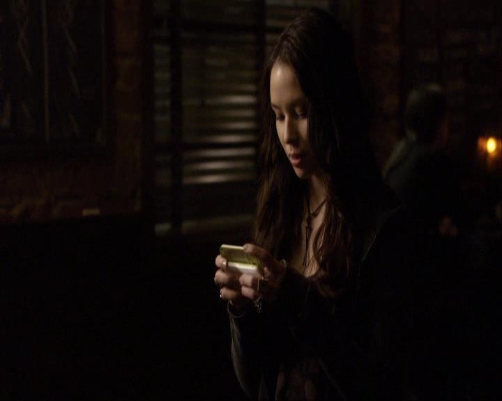 VampireDiariesWorld_dot_org-117LetTheRightOneIn1158.jpg