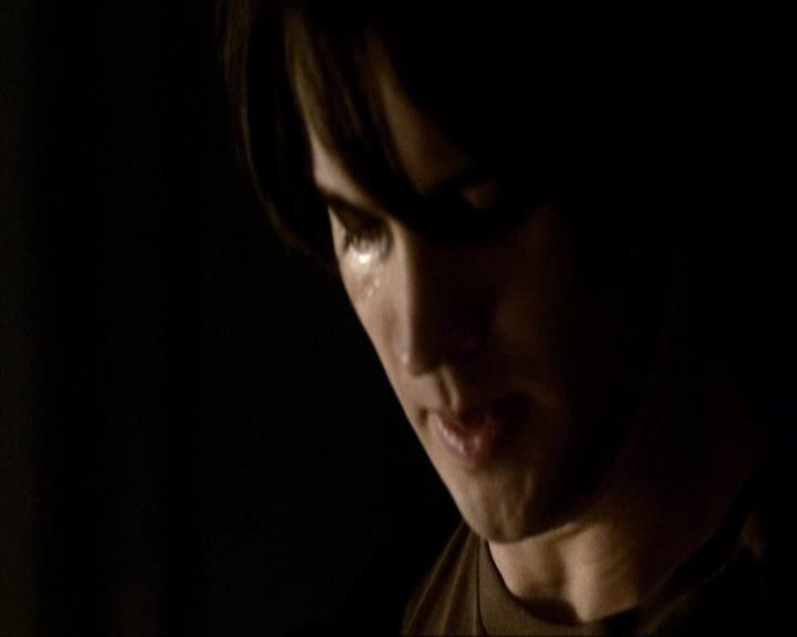 VampireDiariesWorld_dot_org-117LetTheRightOneIn2180.jpg