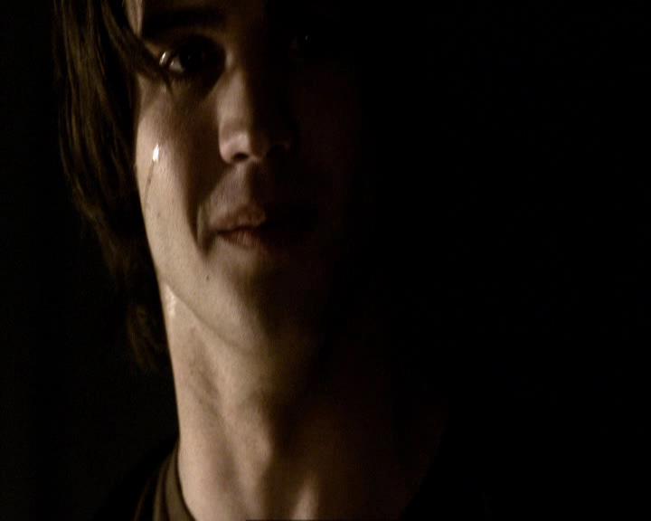 VampireDiariesWorld_dot_org-117LetTheRightOneIn2184.jpg