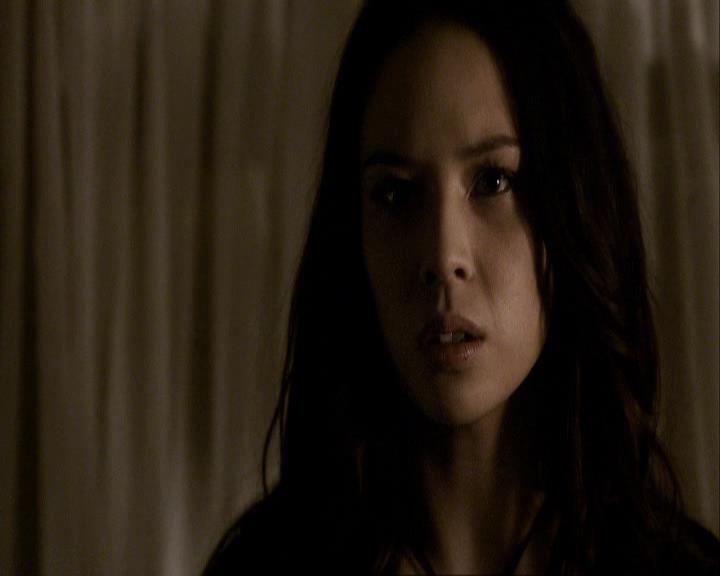 VampireDiariesWorld_dot_org-117LetTheRightOneIn2198.jpg