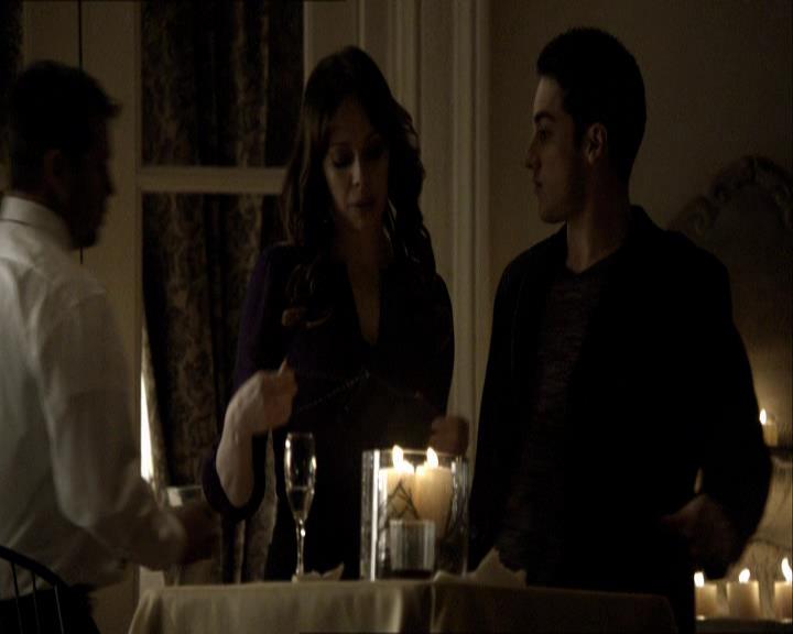 VampireDiariesWorld_dot_org-118UnderControl1339.jpg